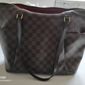 Louis Vuitton damier bag